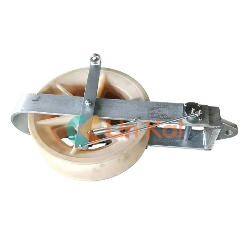 புல்லி பிளாக்கை அழுத்திப் பிடிக்கவும்